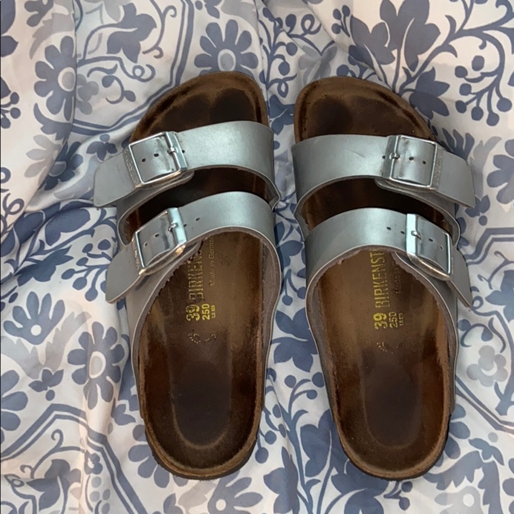 Silver/grey Birkenstock’s